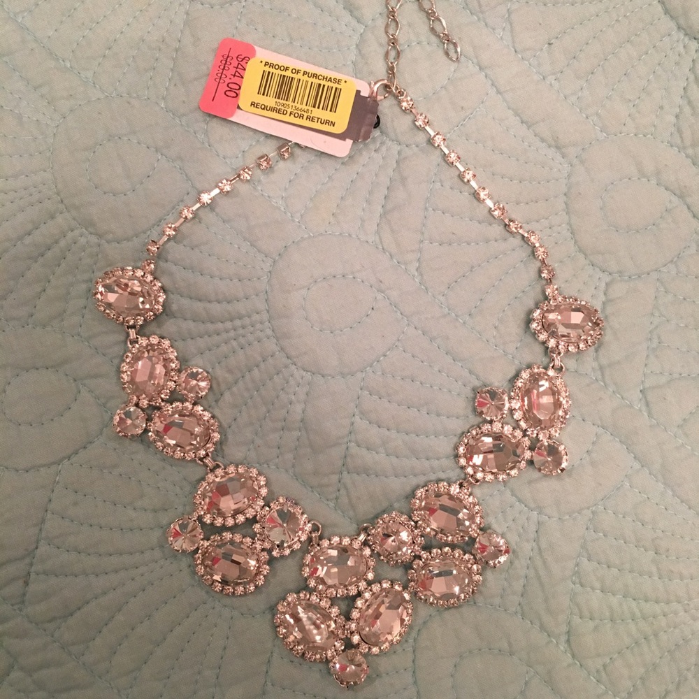 NWT statement necklace